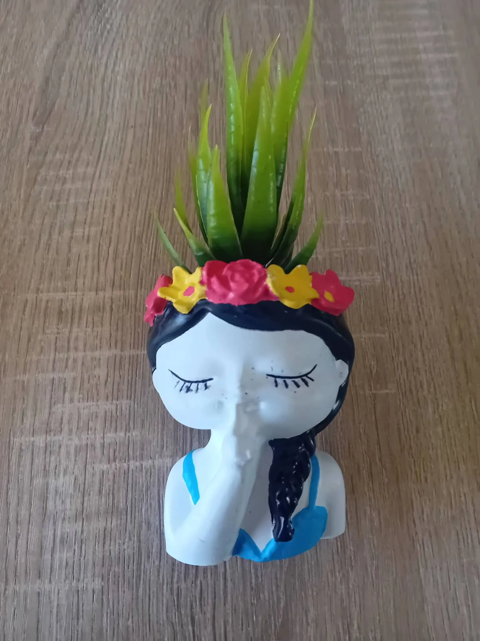 Vase femme jesmonite
